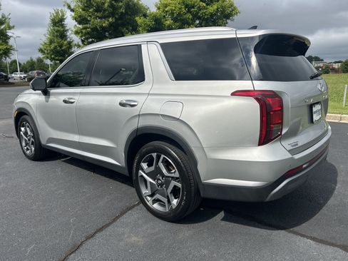 Used 2024 Hyundai Palisade SEL w/ Premium Package FWD image 9