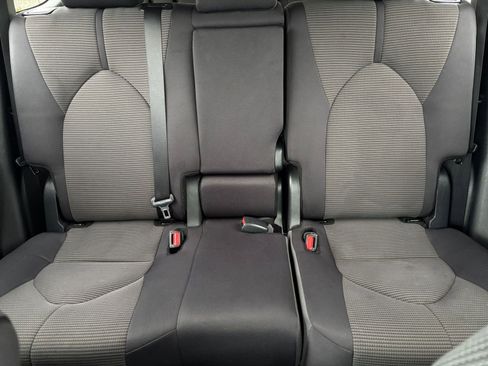 Used 2025 Toyota Highlander LE FWD image 41