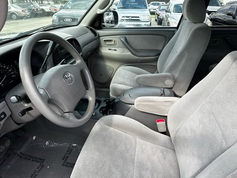 Used 2005 Toyota Sequoia SR5 image 30