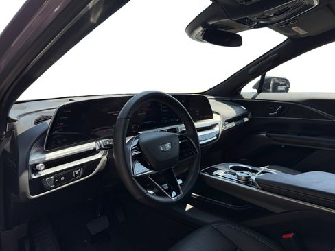 Used 2024 Cadillac Lyriq Luxury w/ LPO, Floor Liner Package RWD image 9