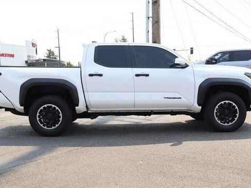 Used 2024 Toyota Tacoma TRD Off-Road AWD/4WD image 6