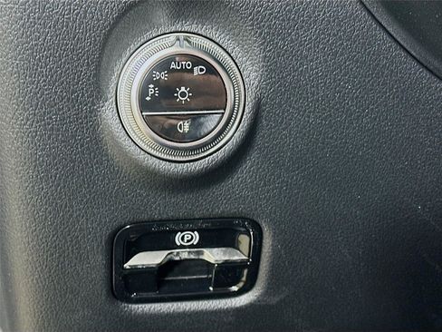 Used 2026 Mercedes-Benz C 300 4MATIC Sedan image 10