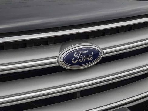 Used 2018 Ford Escape Titanium image 6