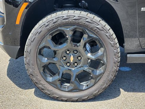 New 2026 Chevrolet Suburban High Country AWD/4WD image 7