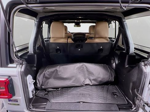 Used 2022 Jeep Wrangler Unlimited Rubicon w/ Steel Bumper Group image 27