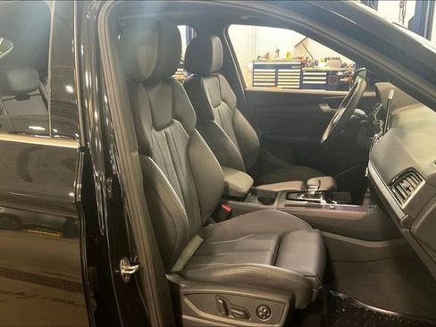 Certified 2025 Audi Q5 2.0T Premium image 7