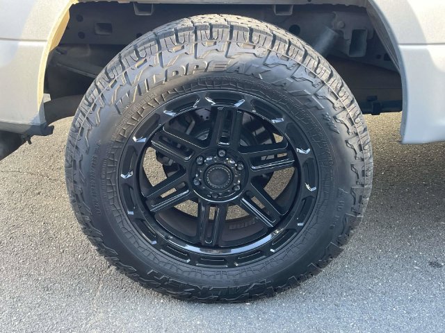 Used 2016 Ford F150 XLT w/ Equipment Group 302A Luxury AWD/4WD image 9