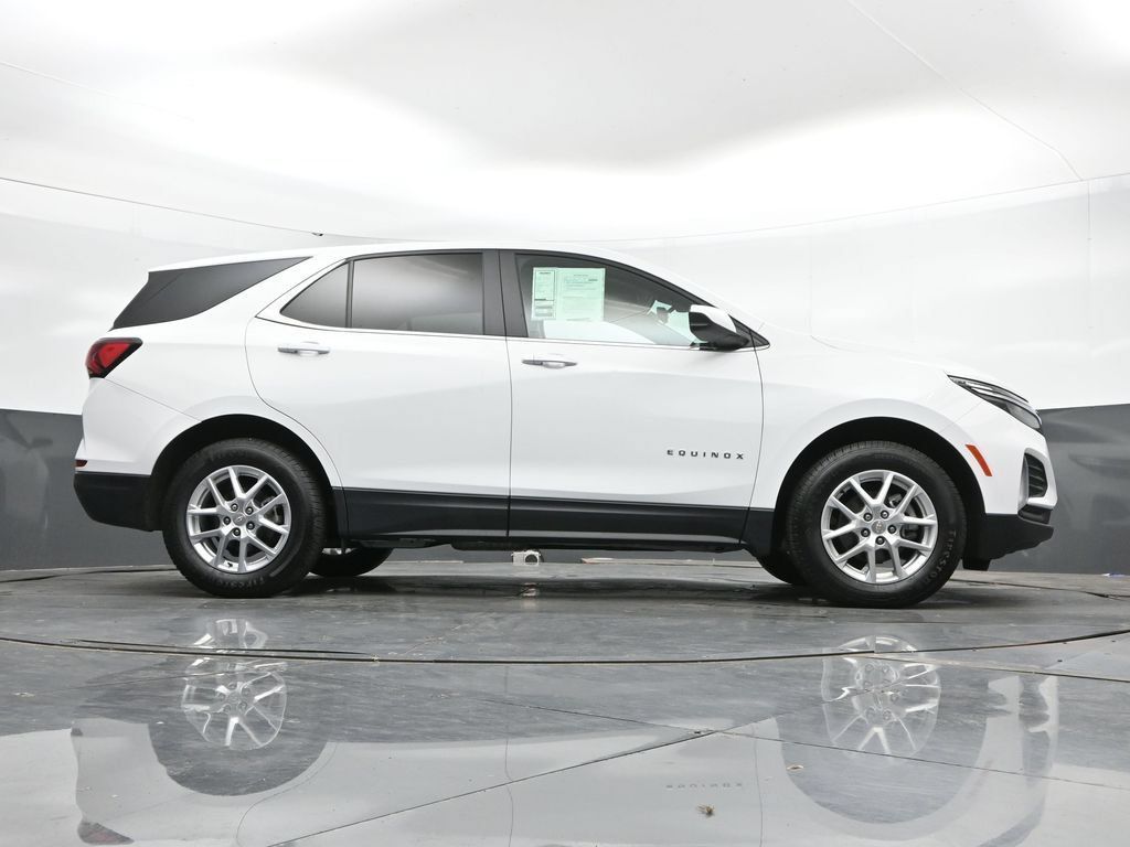 Used 2023 Chevrolet Equinox LT w/ Driver Convenience Package AWD/4WD image 39