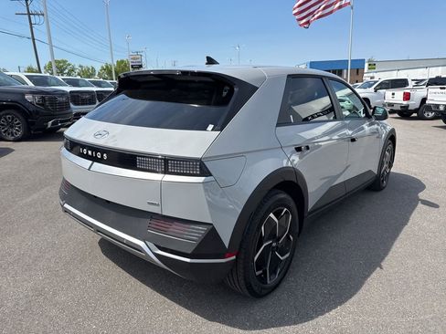 Used 2024 Hyundai Ioniq 5 SE image 5