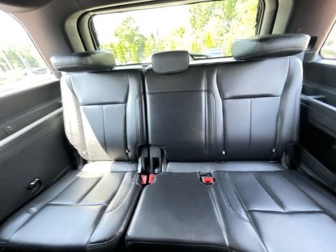 Used 2020 Ford Expedition XLT w/ Equipment Group 202A AWD/4WD image 17