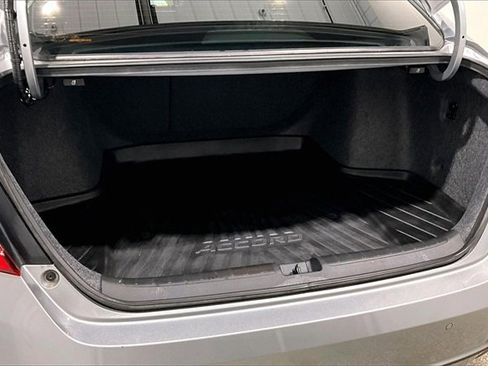 Used 2019 Honda Accord Touring image 39