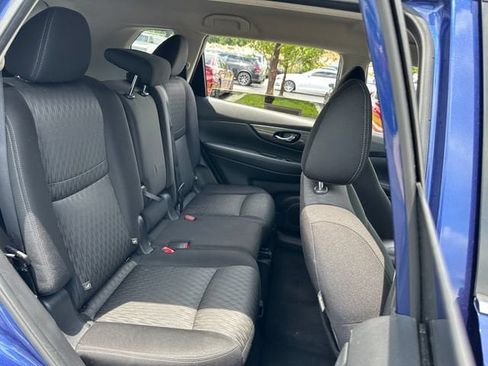 Used 2020 Nissan Rogue SV w/ Premium Package FWD image 25