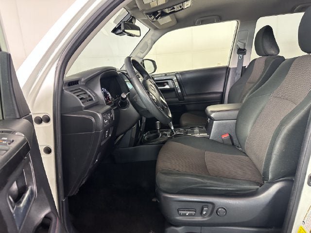 Used 2020 Toyota 4Runner TRD Off-Road AWD/4WD image 11