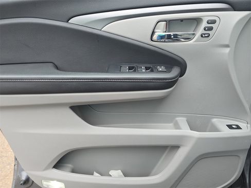 Used 2023 Honda Ridgeline RTL-E image 12