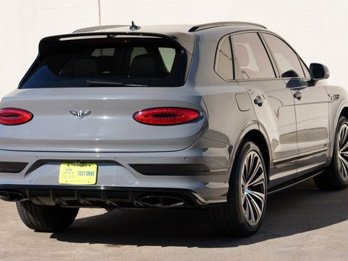 Used 2022 Bentley Bentayga AWD/4WD image 58