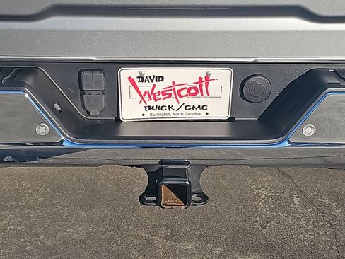 Used 2024 GMC Sierra 2500 SLT w/ SLT Premium Package image 7