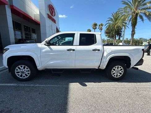 Certified 2024 Toyota Tacoma SR AWD/4WD image 2
