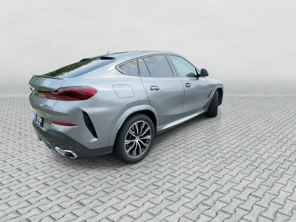 Certified 2025 BMW X6 xDrive40i AWD/4WD image 8