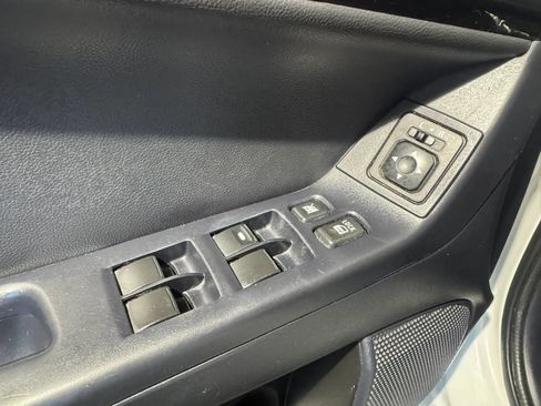 Used 2017 Mitsubishi Lancer ES FWD image 8