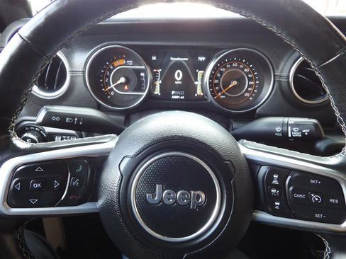 Used 2021 Jeep Gladiator Overland w/ Popular Equipment Package image 23