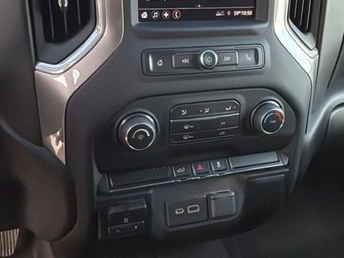 Used 2021 Chevrolet Silverado 2500 Custom w/ Custom Value Package image 25