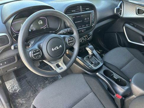 Used 2023 Kia Soul LX image 24