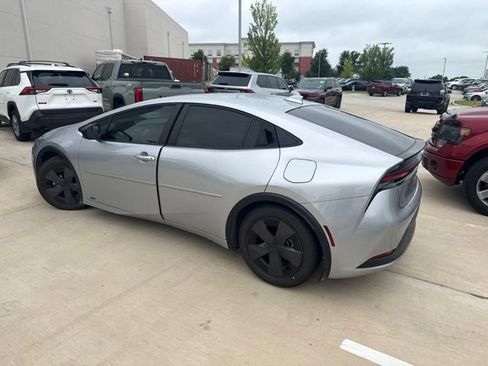 Used 2024 Toyota Prius LE AWD/4WD image 4