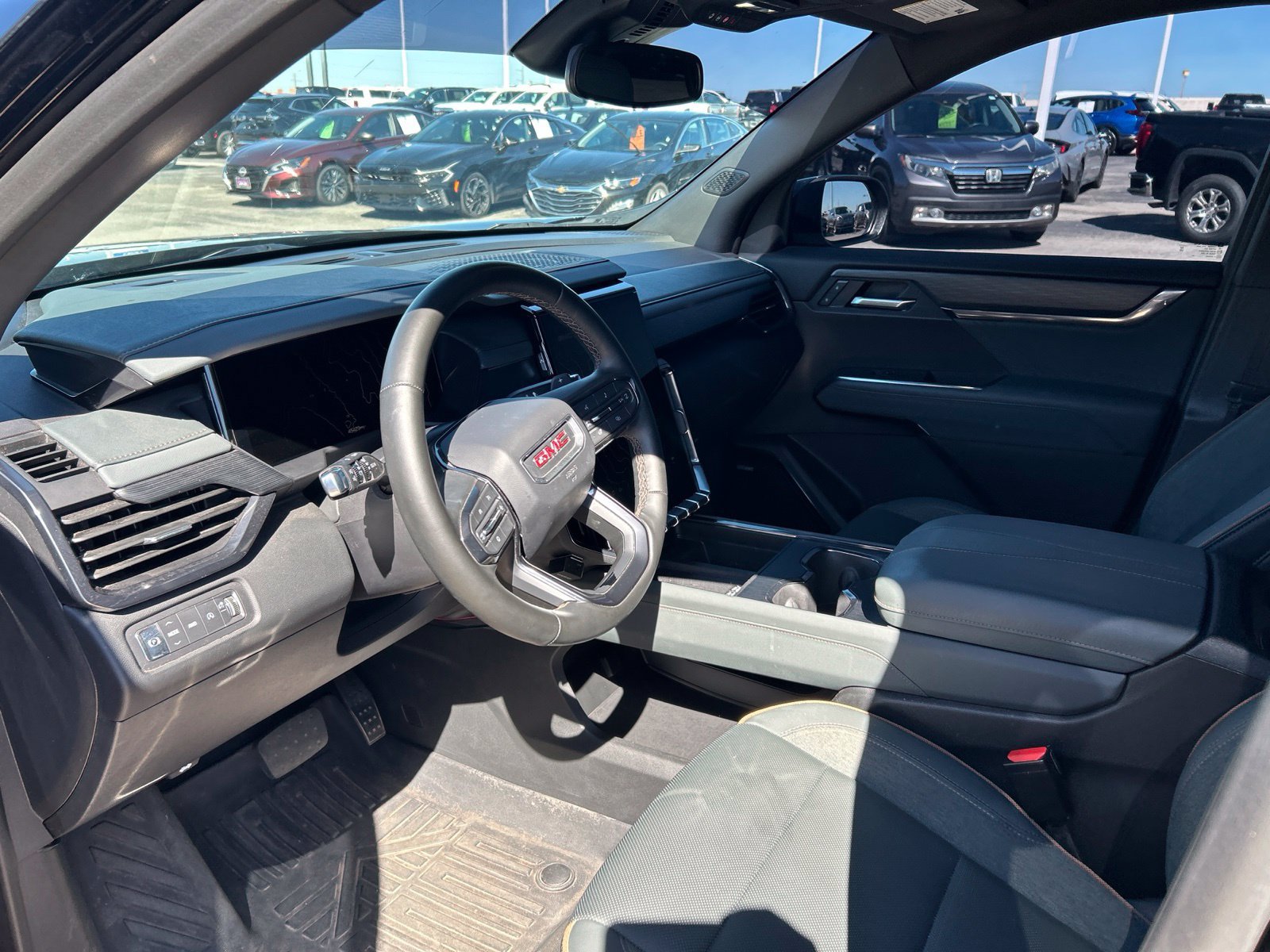 Used 2025 GMC Acadia AT4 AWD/4WD image 16