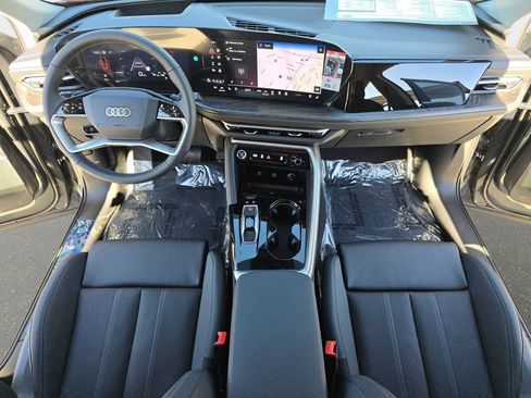Certified 2025 Audi Q5 Premium Plus w/ Premium Plus AWD/4WD image 10