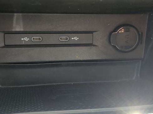 Certified 2023 Volkswagen Taos SE w/ Black Wheel Package image 21