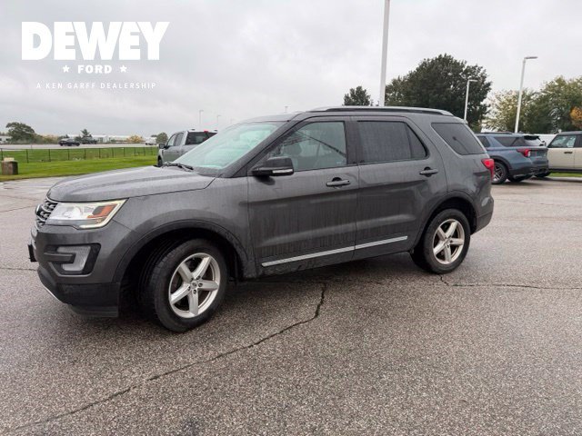 Used 2017 Ford Explorer XLT w/ Equipment Group 202A AWD/4WD image 7