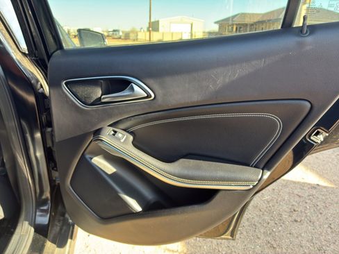 Used 2019 Mercedes-Benz GLA 250 4MATIC image 15