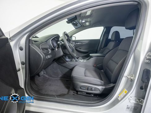 Used 2022 Chevrolet Malibu LT FWD image 11