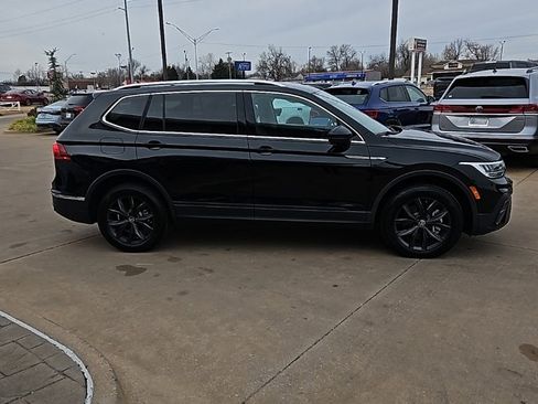 Used 2024 Volkswagen Tiguan SE image 4