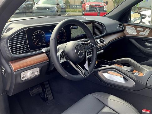 New 2025 Mercedes-Benz GLS 450 4MATIC image 6