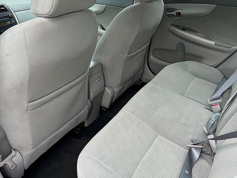 Used 2010 Toyota Corolla LE image 10