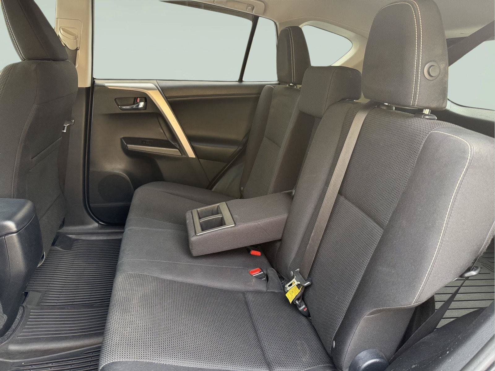 Used 2017 Toyota RAV4 XLE w/ Plus Extra Value Package AWD/4WD image 20