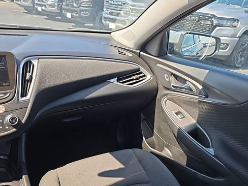 Used 2024 Chevrolet Malibu LT FWD image 17