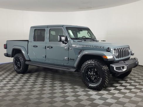 New 2025 Jeep Gladiator Sport image 2
