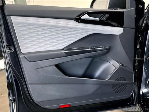 Used 2022 Volkswagen Taos S w/ IQ Drive S Package image 25