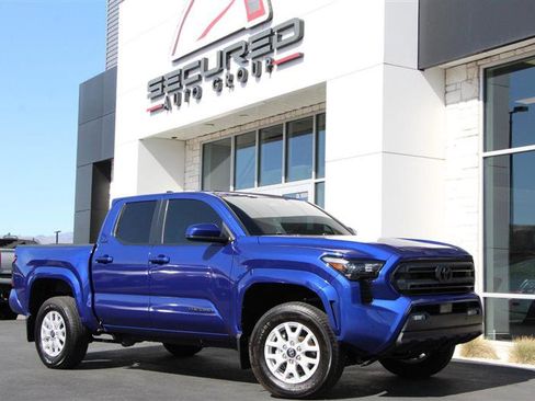 Used 2025 Toyota Tacoma SR5 AWD/4WD image 1