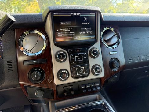 Used 2014 Ford F250 Lariat w/ Chrome Package image 31