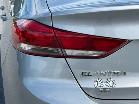 Used 2017 Hyundai Elantra SE w/ SE A/T Tech Package 03 FWD image 12