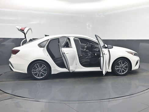 Certified 2024 Kia Forte GT-Line image 55