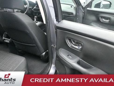 Used 2023 Honda HR-V LX image 19