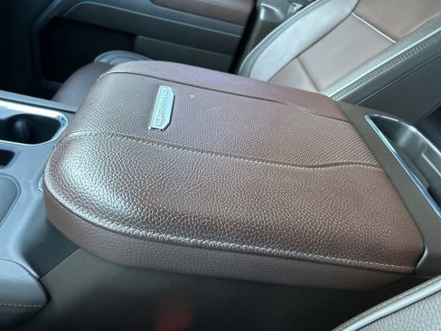 Used 2025 GMC Sierra 3500 Denali w/ Denali Reserve Package image 36