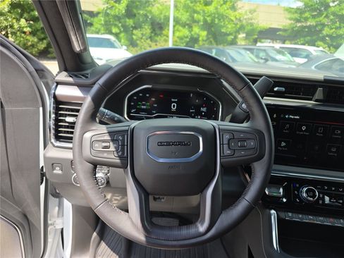 Used 2024 GMC Sierra 2500 Denali Ultimate AWD/4WD image 30