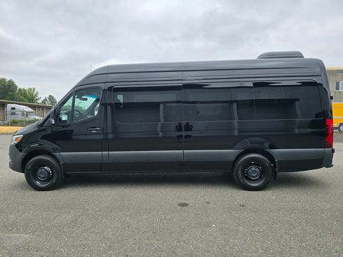 New 2026 Mercedes-Benz Sprinter 2500 image 3