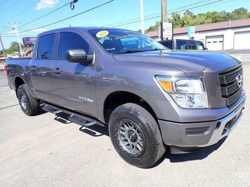 Used 2024 Nissan Titan SV AWD/4WD image 10
