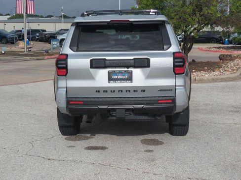 Used 2025 Toyota 4Runner TRD Off-Road AWD/4WD image 7